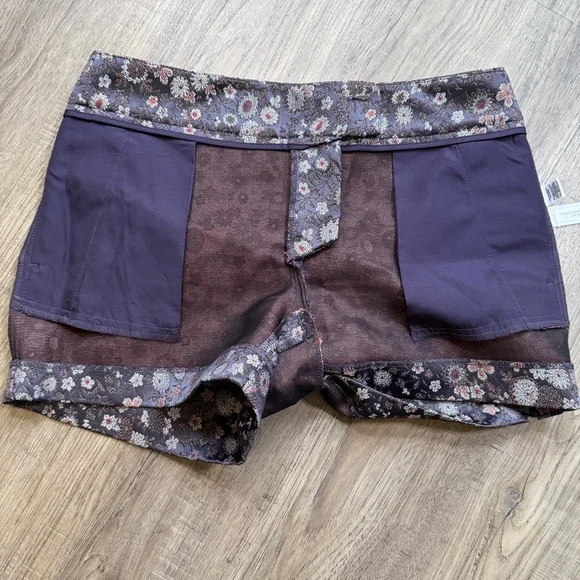 Loft Floral Print Shorts - Size 2 - Picture 13 of 14